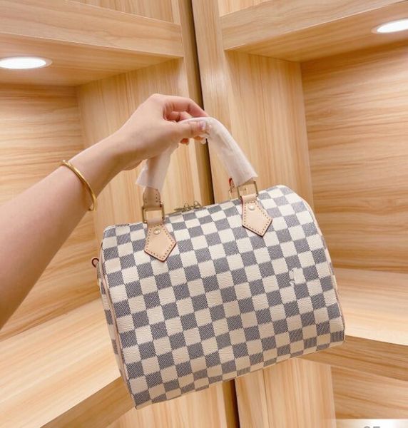 

woman luxurys designers crossbody bags wallet backpack handbags purses card holder vuttonn bag shoulder tote
