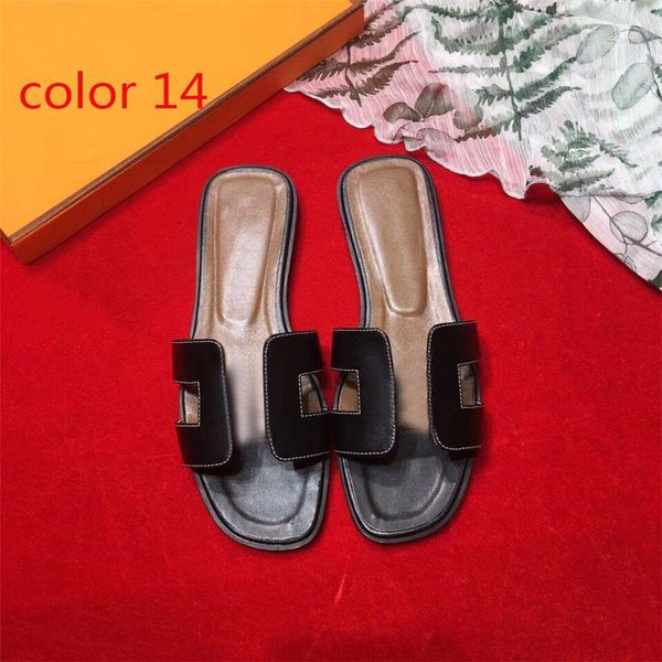 

2023 classic flat woman beach slippers crystal sandals summer lady cartoon big head wide slipper real leather l bath women shoes with box me, Black
