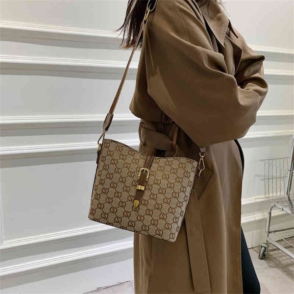 

83% off wholesale sale women's fashion new style texture bucket wind portable messenger single shoulder small crowd bag