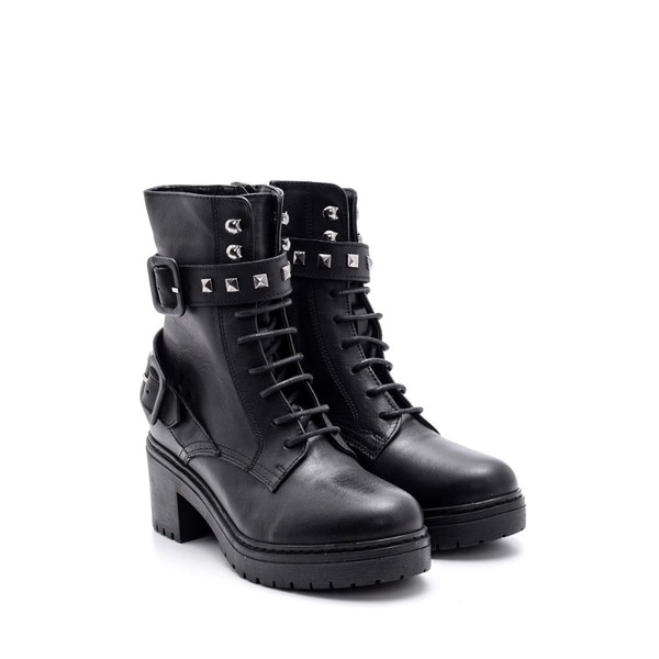 

women black stylish boots with belt detail