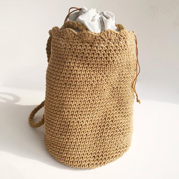 

high-end hand-woven bag women wild retro straw water shoulder cosmetic bags & cases