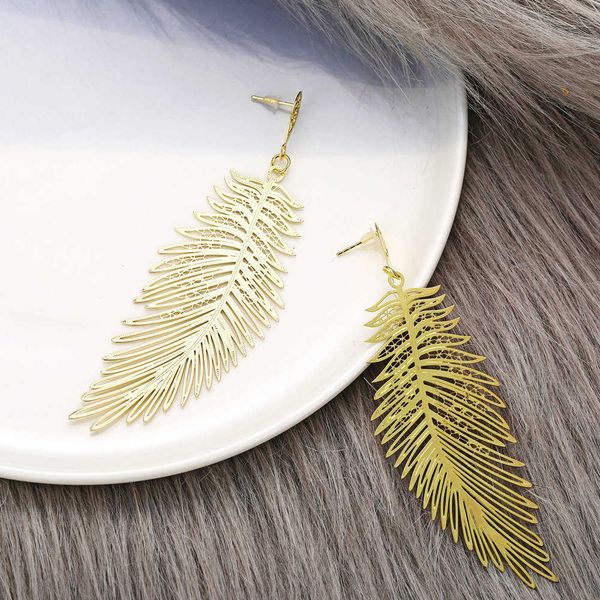 

5040551 leaf earrings creative simple gold alloy feather earrings, Silver