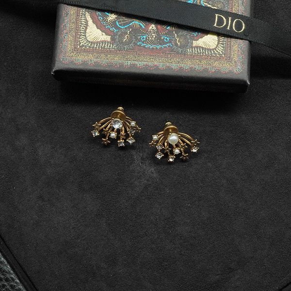 

design jewelry earrings net red baby same pearl star claw earrings, Silver