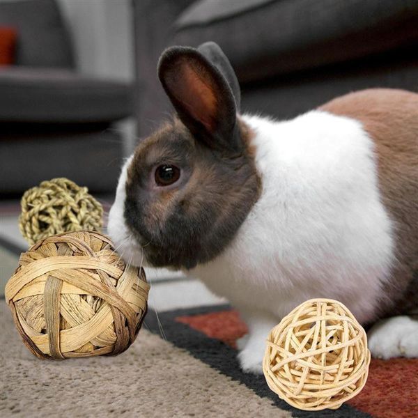 

4pcs natural small animal activity chew toys rabbits bird parrot play rattan balls supplies