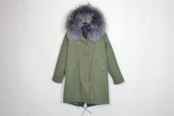 Ultimo parka lungo in pelliccia sintetica da donna con fodera in vera pelliccia di visone grigio da donna. Cappotto invernale da uomo elegante