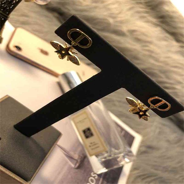 

70% off outlet online family's new year golden letter bee earrings