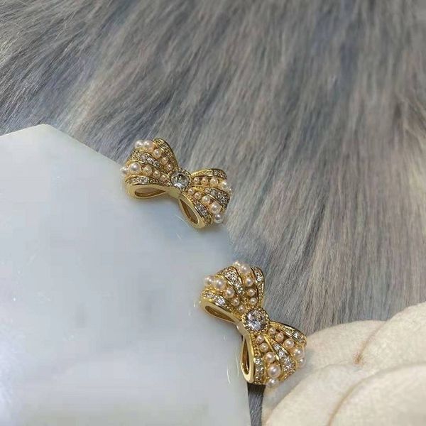 

new 2021 rhinestone pearl earrings with simple and fashionable temperament, Silver