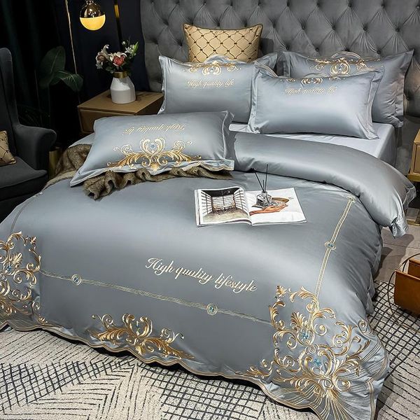 

bedding sets luxuryt chic embroidery silver gray soft 4pcs  king size set 100% cotton home 1duvet cover+1bed sheet+2pillowcases