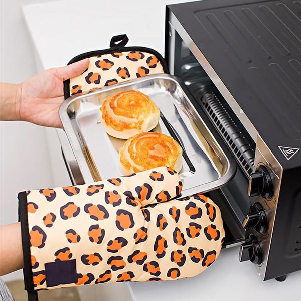 

kitchen gloves insulation leopard pattern pad cooking microwave baking bbq oven potholders mitts potholder disposable
