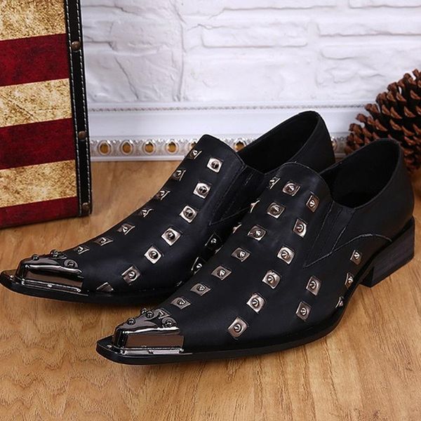 Sapatos de vestido 2021 Moda Metal Pointed Toe Homens Party Genuine Leather Rivet Homem British Style Plus Size Masculino