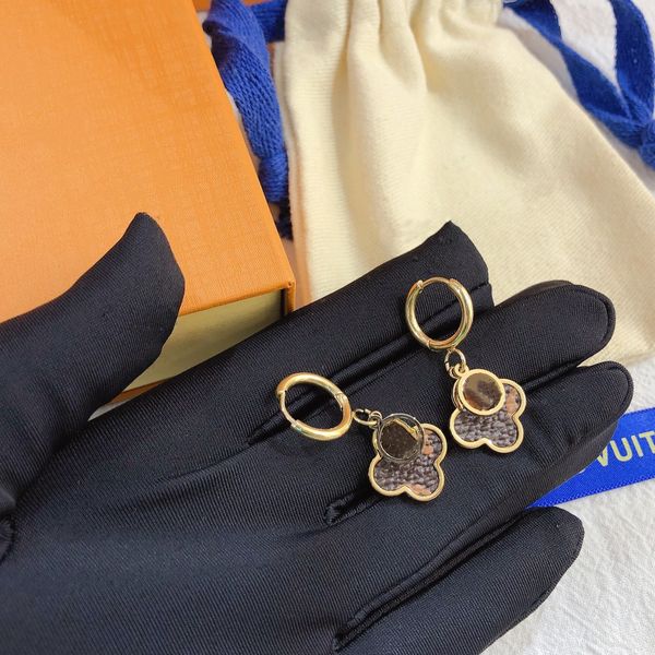 

titanium rose gold love stud earrings for woman exquisite simple fashion diamond ring lady earrings jewelr, Golden;silver