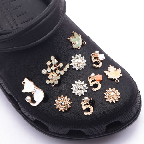 

wholesale shoes crystal gem charms designer shoe decoration rhinestones flower for shoe ornament women's gifts, White;pink