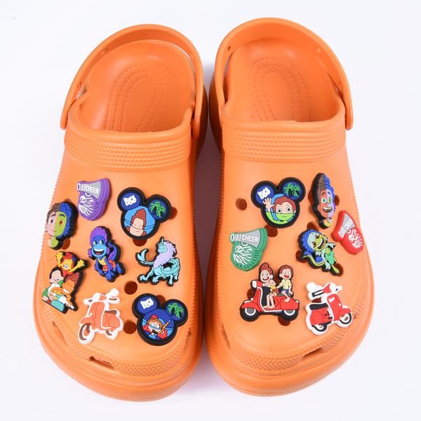 2021 Decorações de Acessórios de PVC Sapatos de Menina Poderosos Crianças Logotipo Personalizado Sandal Atacado Design Charme Blm Clogs Sapato Charms