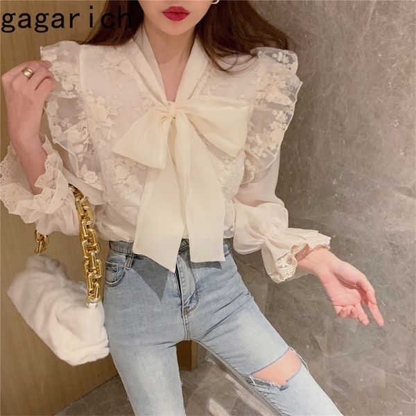 

gagarich women shirt 2021 spring autumn french retro palace style temperament ladies sweet bowknot tie flared sleeve lace blouse 210317, White