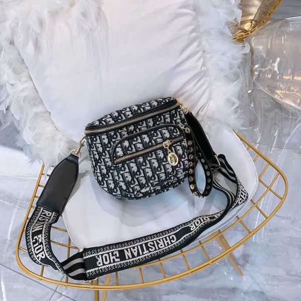 

women luxurys designers bags 2021 designer handbags multi pochette crossbody bag zhouzhoubao123 louisbags_18 hanghhangbag star fashion retro