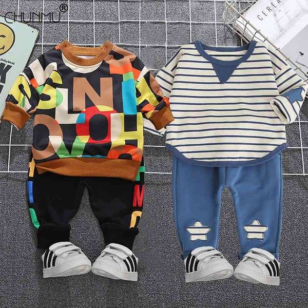 Primavera Autunno Boy Baby Clothes Set Kid Cottonl Striped Top T-Shirt Pantaloni 2 pezzi Casual manica lunga Sport Outfits Suit 210508