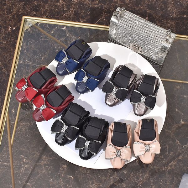 

2021 fashion women's ballet shoes are made of full leather and anti-skid rubber sole, which is extremely soft comfortable, Black