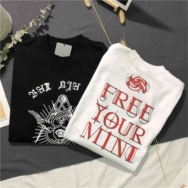 

paris original 21 / ss spring and summer new 280g sanskrit letter split wear perforated print short sleeve t-shirtv, White;black