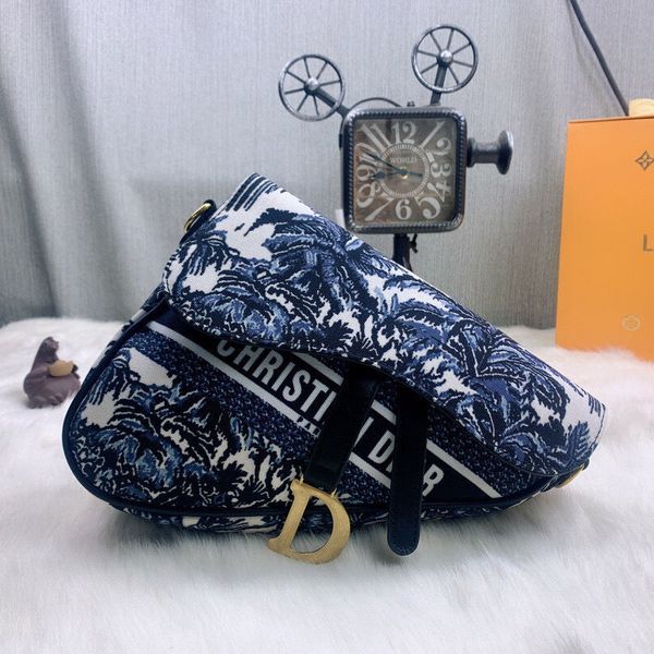 

portable versatile wide shoulder strap fashion saddle bag letter trendy personality single small fresh girl luxuryss designerss yw