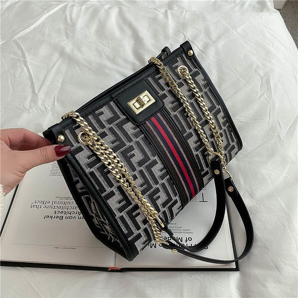 

bag 2021 korean atmospheric fashion chain single shoulder capacity cross carry bag
