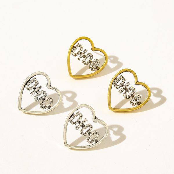 

2021 luxury designer jewelry letter earrings with peach heart alloy inlaid diamond fashion simple and earrings, Silver