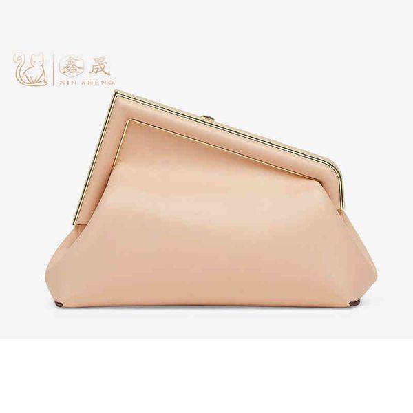 

fend / 2021 new women's bag metal seal soft small hand md s83q