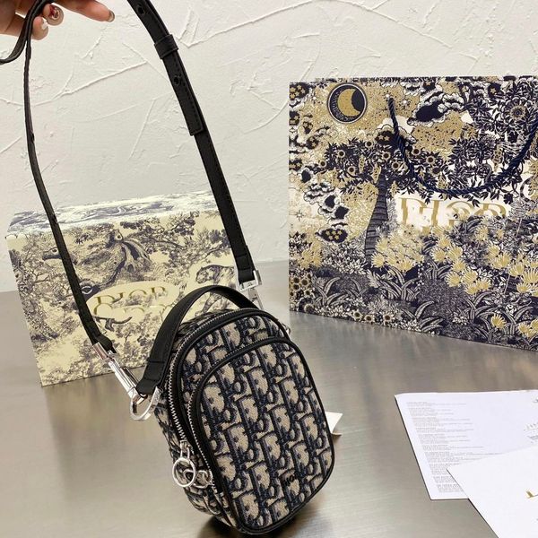 

2021 spring and summer new star same old flower embroidered knitted canvas shoulder bag casual versatile fashion diagonal zmm