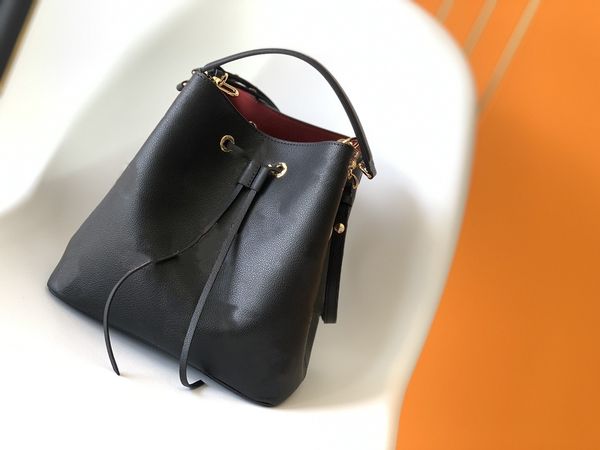 

2021wholesale drawstring for women leather fashion shoulder bag classic tote for lady handbags presbyopic shopping bag purse messenger bag