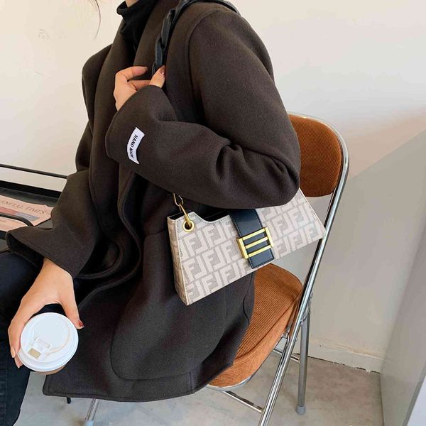 

net red single shoulder armpit bag texture medieval women's small messenger