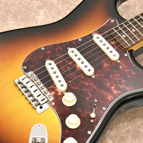 

g7 st type 3 w/brazilian rosewood 3 tone sunburst