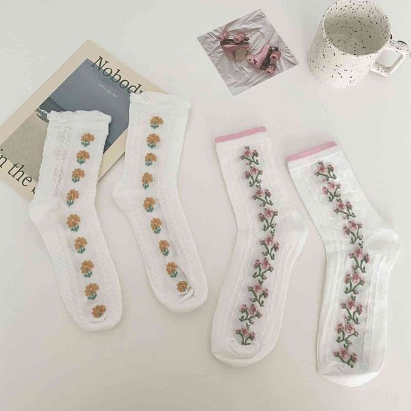 

gentle cream powder spring and summer flowers bubble mouth women's wooden ear side lovely korean ins medium tube cotton socks, Black;white