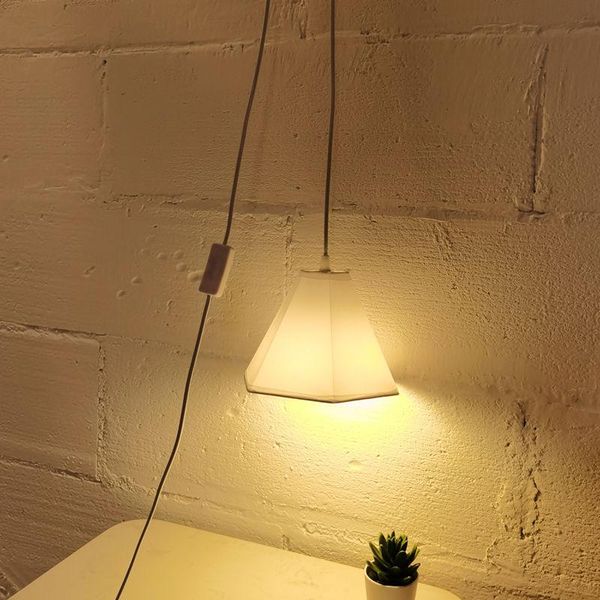 Lampada da parete creativa LED tessuto piccolo lampadario camera da letto comodino dormitorio letto e colazione decorazione appesa rete luce rossa E27