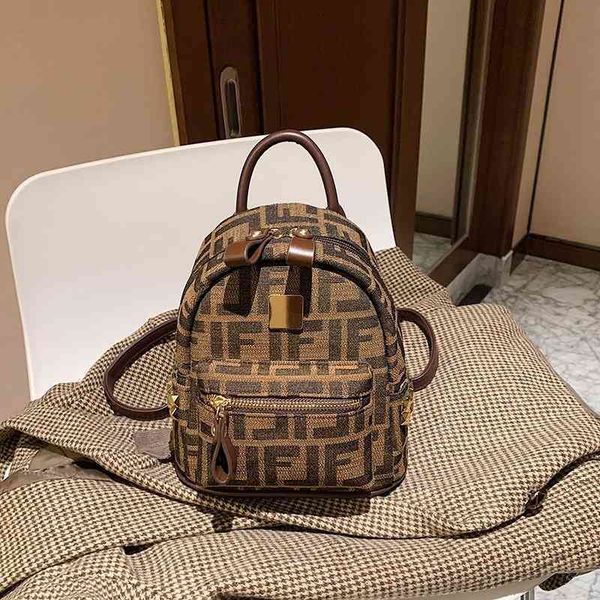 

2022 factory wholesale new women's high-capacity printing fashion trend leisure backpack