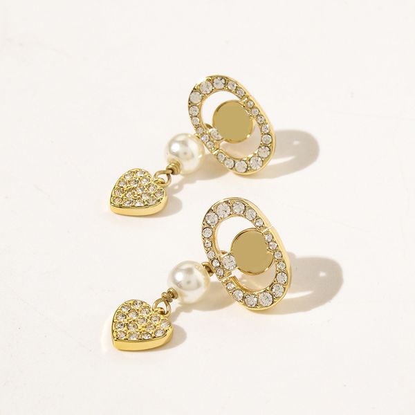

special offer 2021 luxury designer jewelry 2021 new letter earrings for female alloy diamond inlaid pearl peach heart earrings, Golden;silver