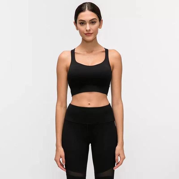 

yoga outfit sport bra with alma logo