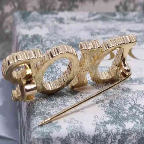 

70% off outlet online family letter diamond 2021 sweater jacket pin fashion, Gray