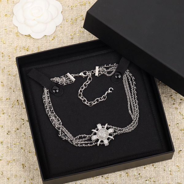 

2022 charm pendant necklace with genuine leather and diamond black color for women wedding jewelry gift bracelet have box stamp ps4268, Golden
