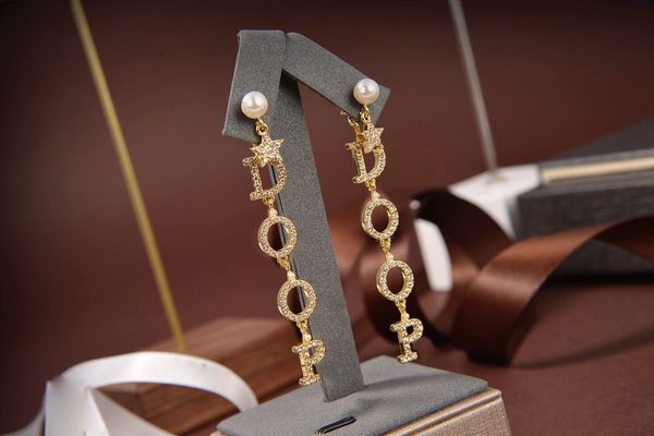 

70% off luxury jewelry letter earrings medium length, Golden