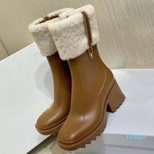

2021 quality luxury designer women's short boots middle heel sheepskin wool martin boot work shoes 35-40 with box, Black