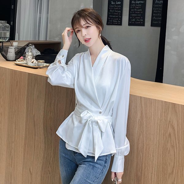 

2021 women's satin shirt, new year series, slim, loose waist, v-neck, lantern long sleeve, leisure temperament, simple gtcm, White