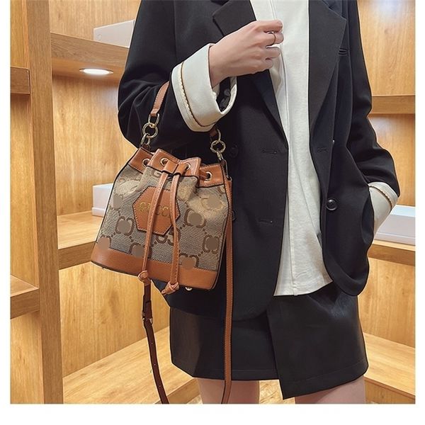 

designer sale 2022 new fashion trend women's high texture large capacity bucket single shoulder messenger bag handbag wholesale store