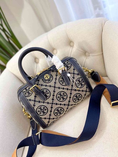 

2021 new single shoulder diagonal portable old flower boston pillow bag