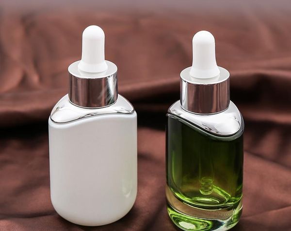 Contenitore cosmetico vuoto Bottiglia di profumo in vetro Accessori per imballaggio Bottiglie contagocce per olio essenziale da viaggio SN416