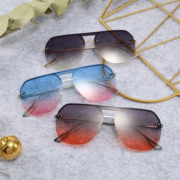 

sunglasses the conjoined, White;black