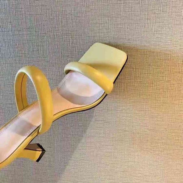 

70% off wholesale sandals flip-flops shoes vallu summer new leather square toe plain belt simple and versatile, with comfortable casual beac, Black