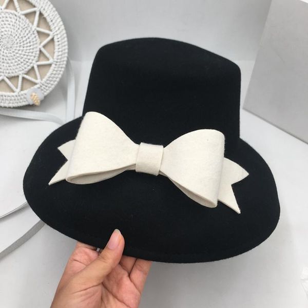 

stingy brim hats autumn/winter 2021 french hepburn wind show face basin of small bell type cap female wool, gift aristocratic elegance fish, Blue;gray