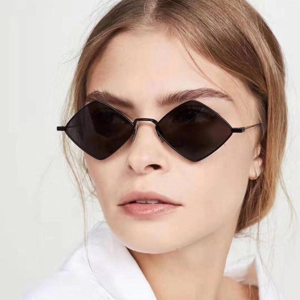 

sunglasses black metal frame quadrilateral women grey lenses vintage small size, White;black