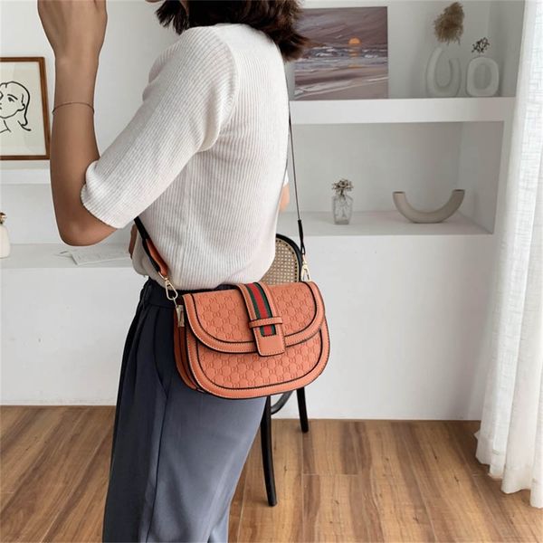 

classic fashion women's bag new single shoulder diagonal versatile style purse outlet