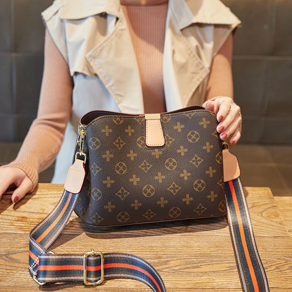 

autumn and winter new wide ribbon slung womens versatile large capacity bucket bag retro printing bag shoulder mmm