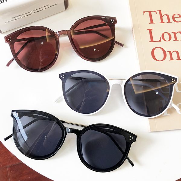 

2021 korean fashion sunglasses women's big frame round face black ultra uv small, White;black